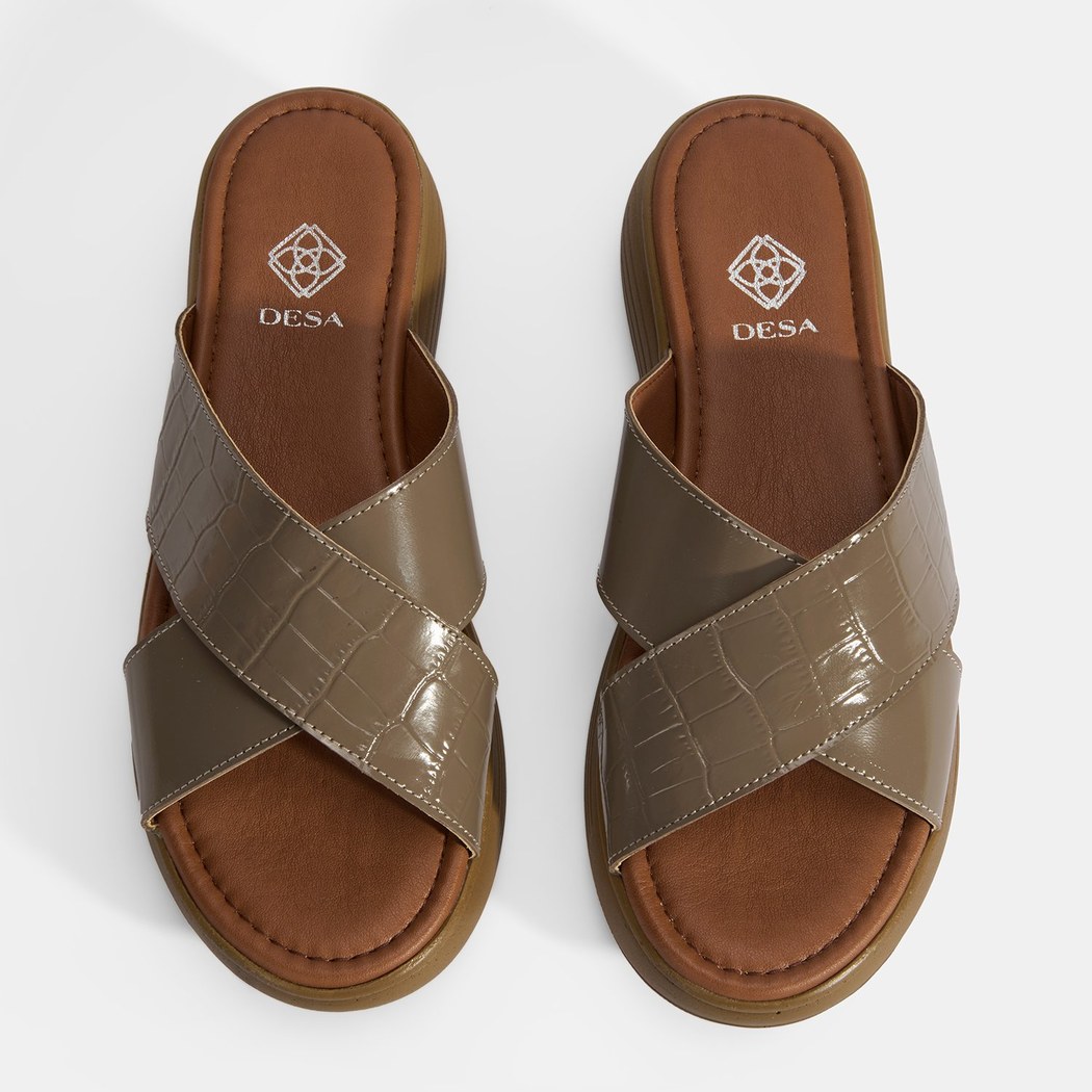 Kadın Vizon Dolgu Topuklu Deri Terlik