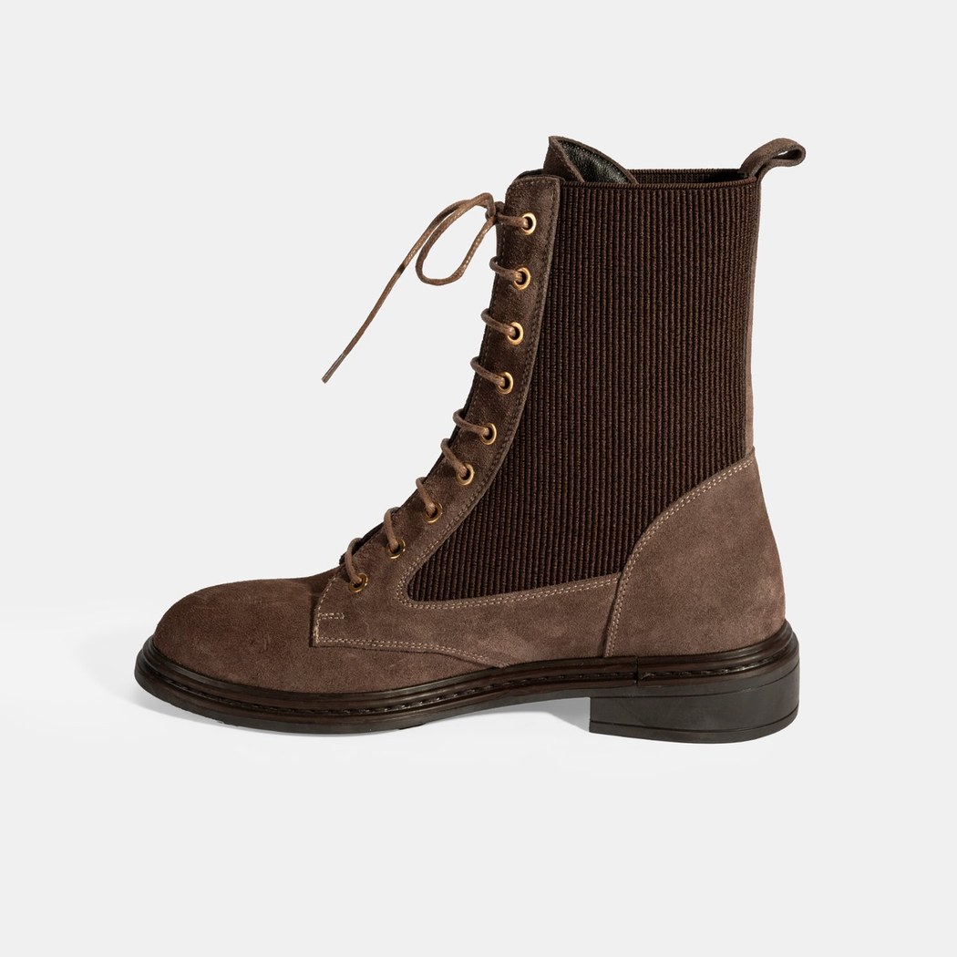 Kadın Vizon Lastik Detaylı Bağcıklı Süet Postal Bot