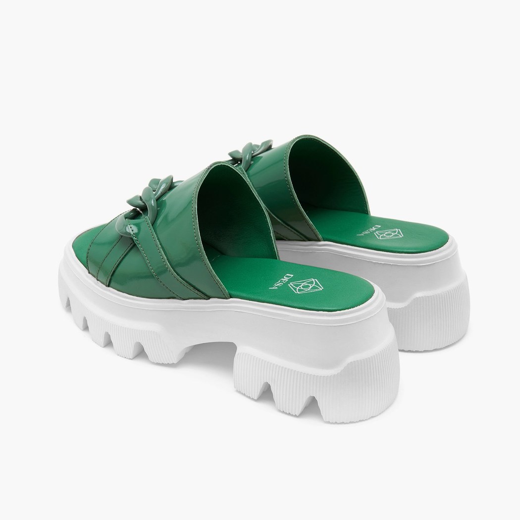 Kadın Yeşil Zincir Detaylı Deri Terlik