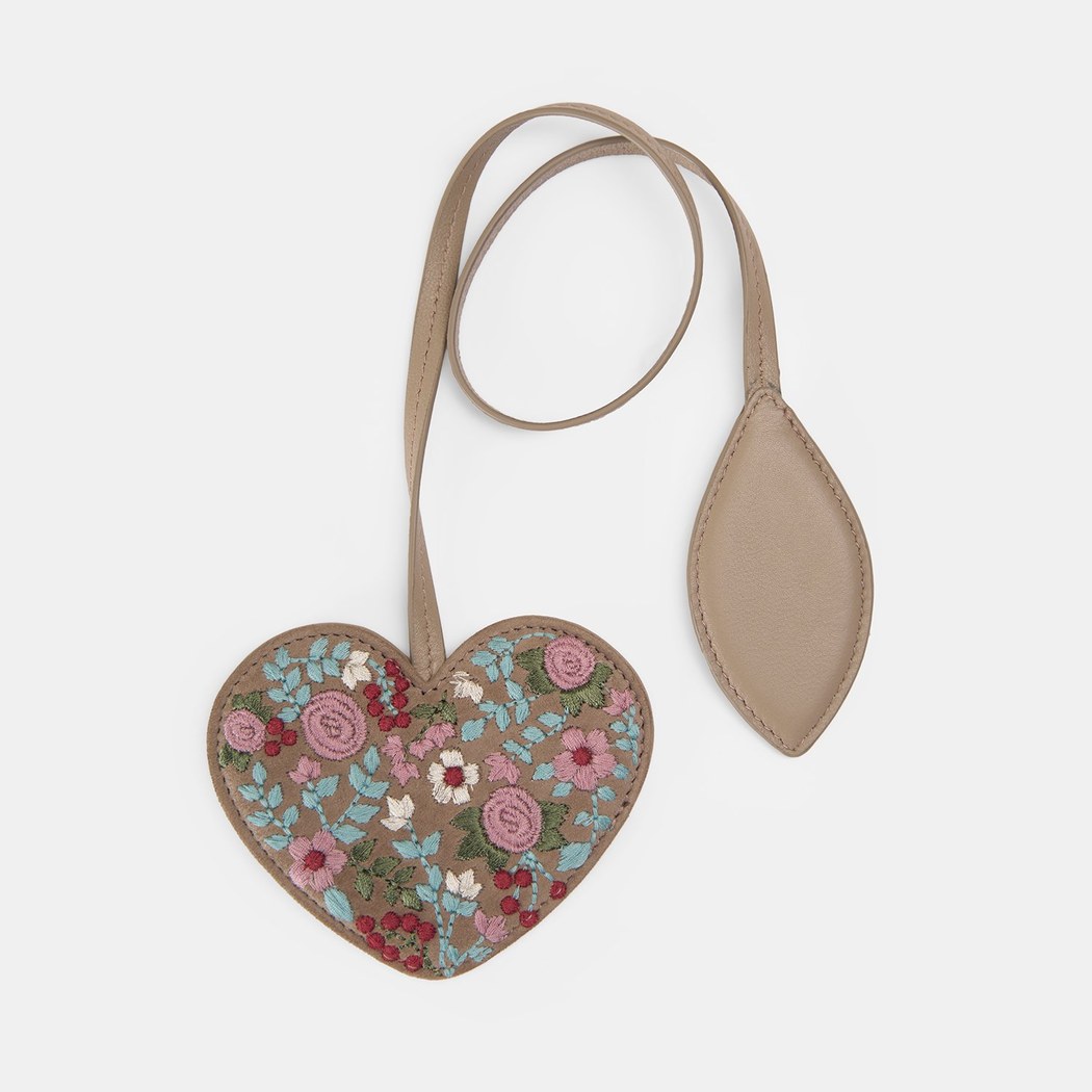 Kalp Figürlü Deri Charm