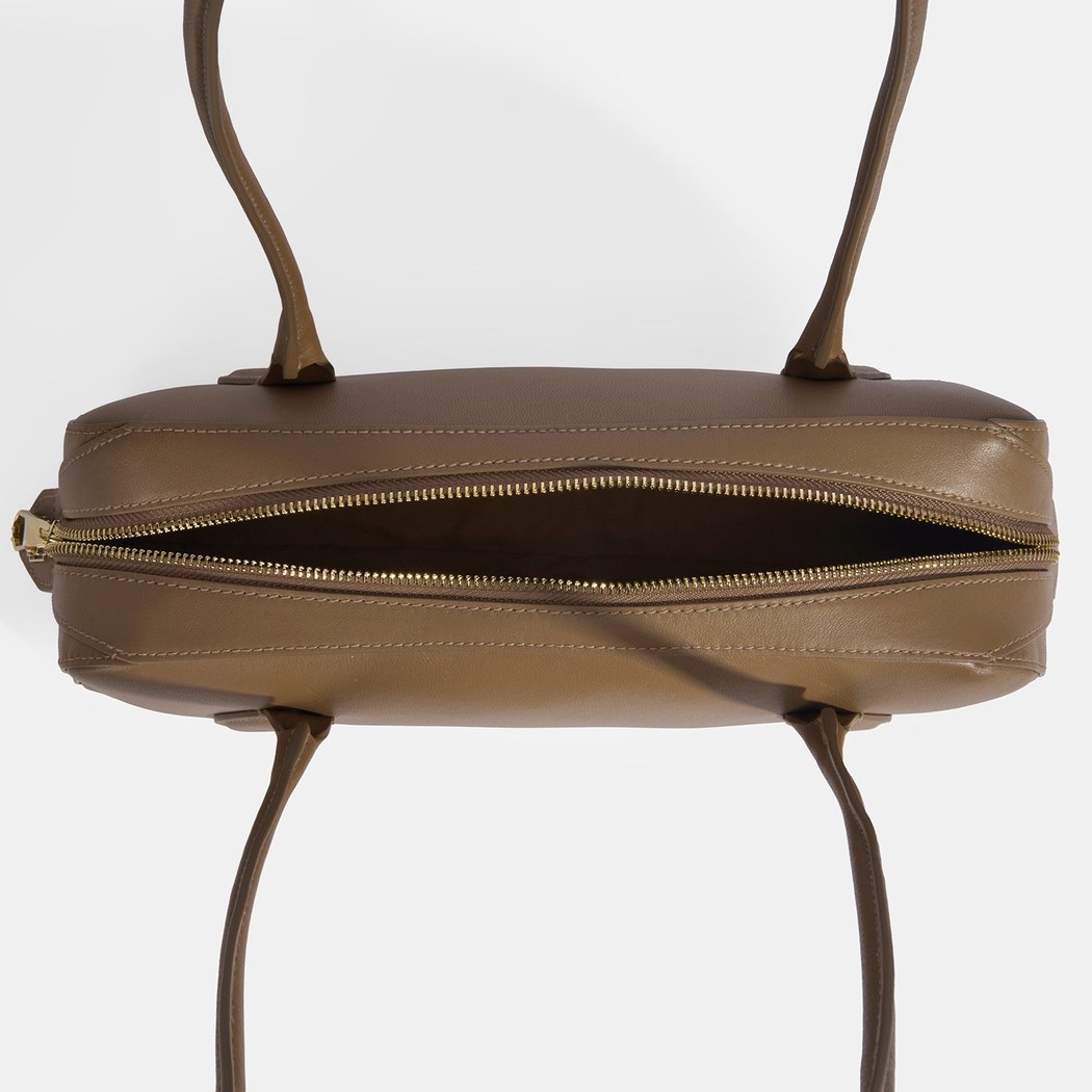 Limited Edition Kahve Kadın Yaprak Detaylı Deri Omuz Çantası