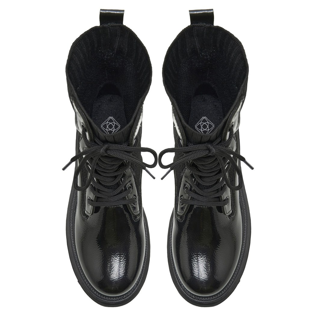 Maureen Siyah Kadın Bot