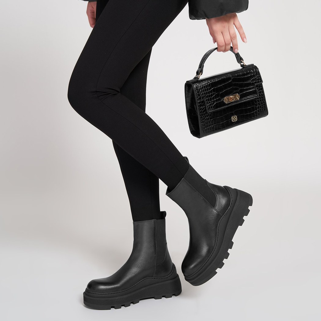 Ninny Siyah Kadın Yandan Lastikli Deri Chelsea Bot