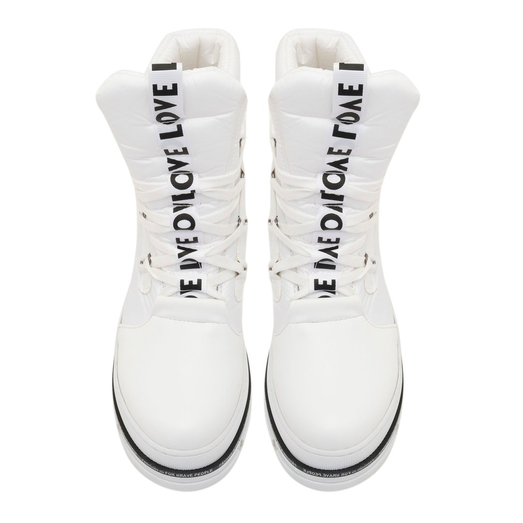 Ricci Beyaz Kadın Bot