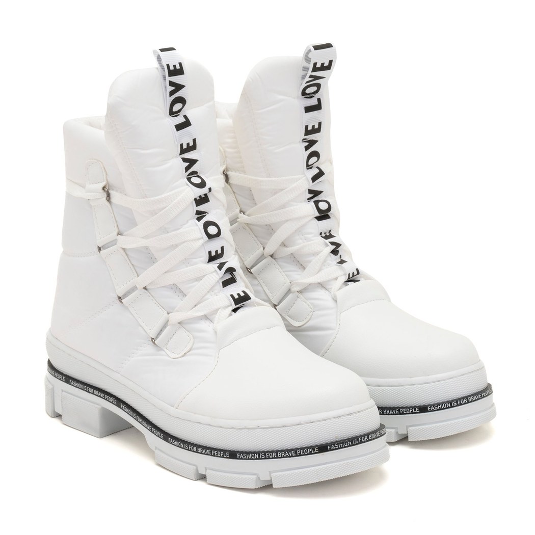 Ricci Beyaz Kadın Bot