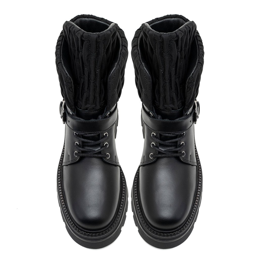 Sanda Siyah Kadın Kapitone Detaylı Deri Bot