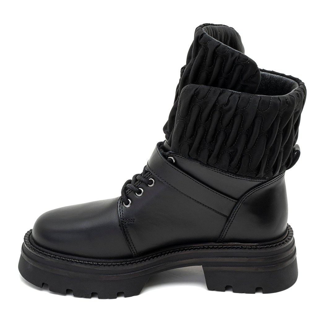 Sanda Siyah Kadın Kapitone Detaylı Deri Bot