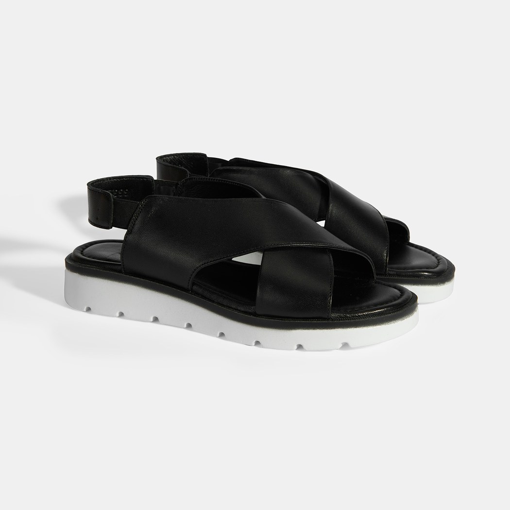 Siyah Kadın Lastik Bantlı Deri Sandalet