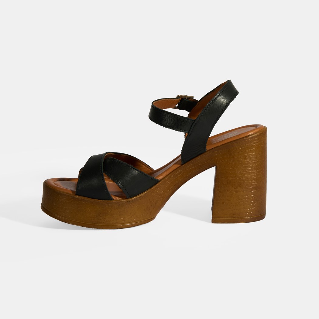 Siyah Kadın Toka Detaylı Deri Sandalet