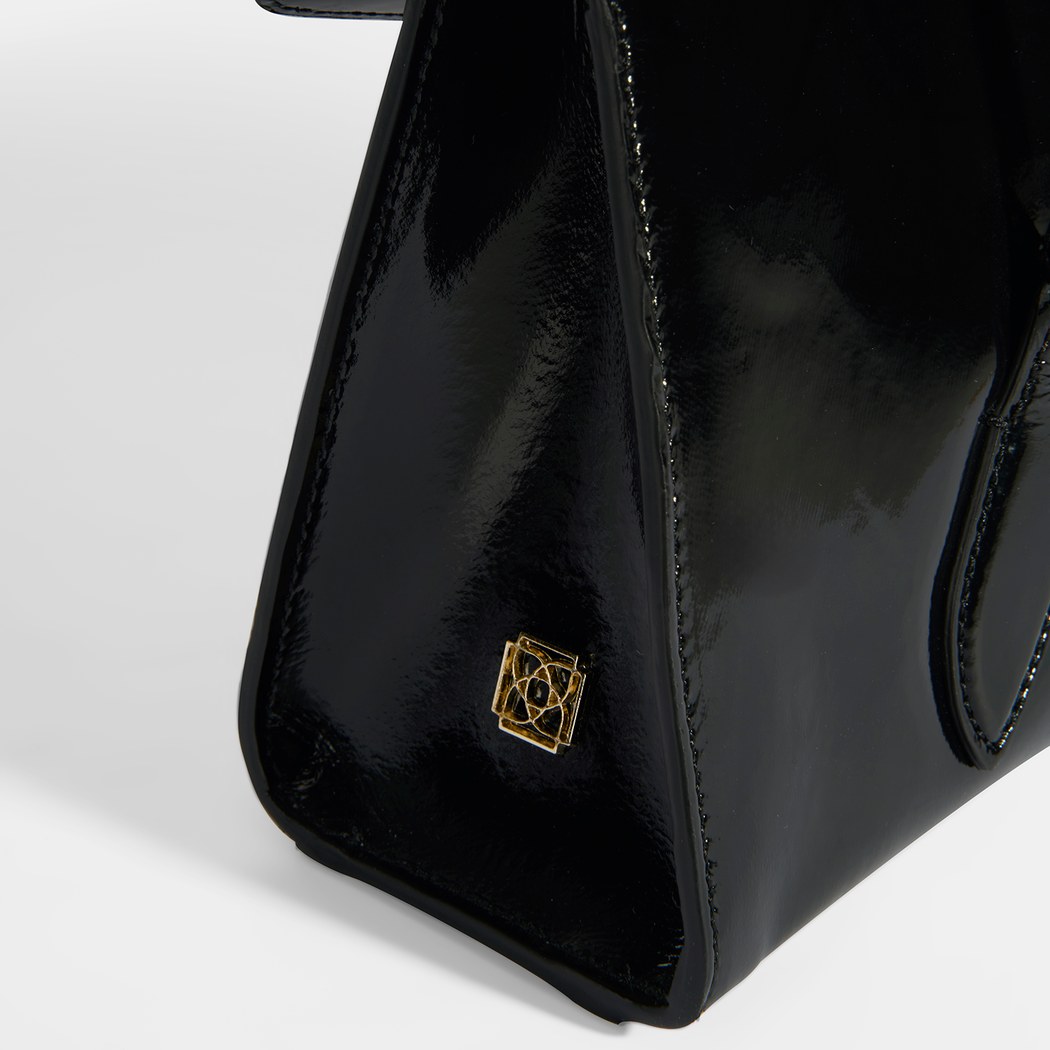 Siyah Kadın Yaprak Detaylı Deri Omuz Çantası