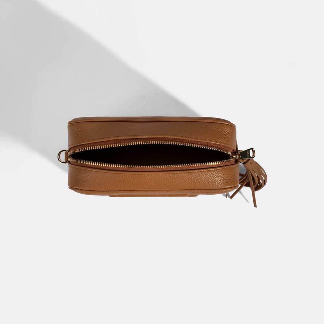 XXX DE-12593 SS25 KADIN POSTACI ÇANTASI