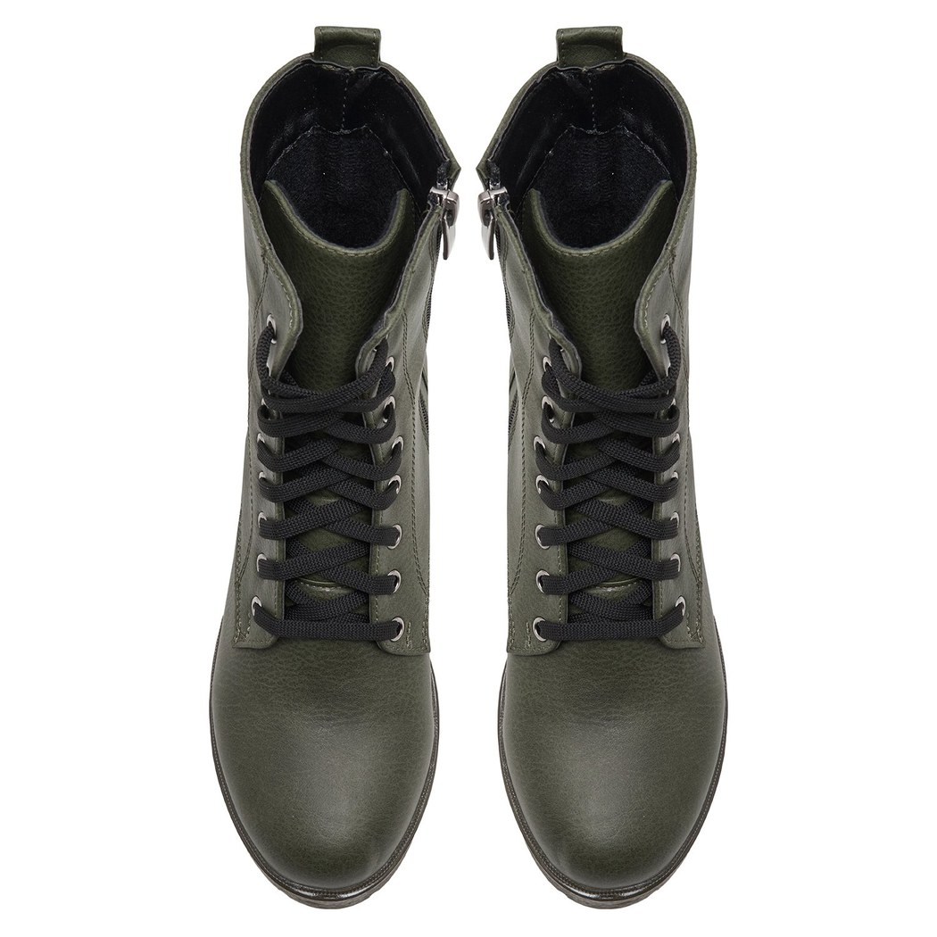 Yelly Haki Kadın Bot