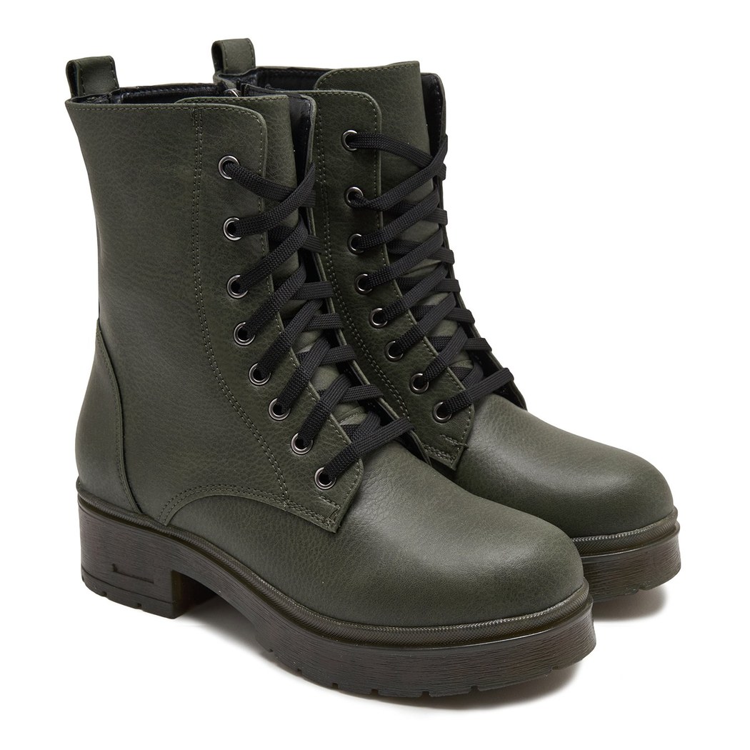 Yelly Haki Kadın Bot
