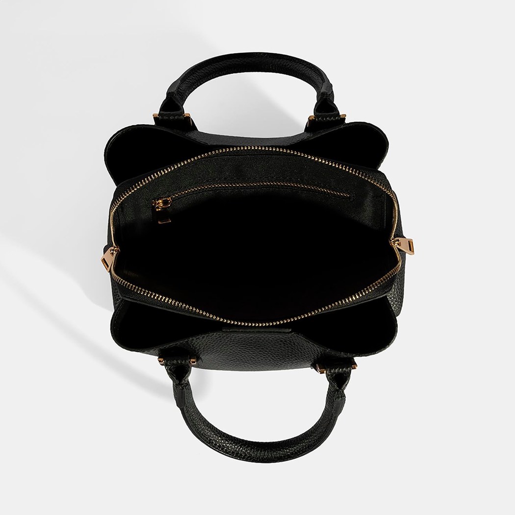 YNK-0005 AW25 KADIN OMUZ ÇANTASI