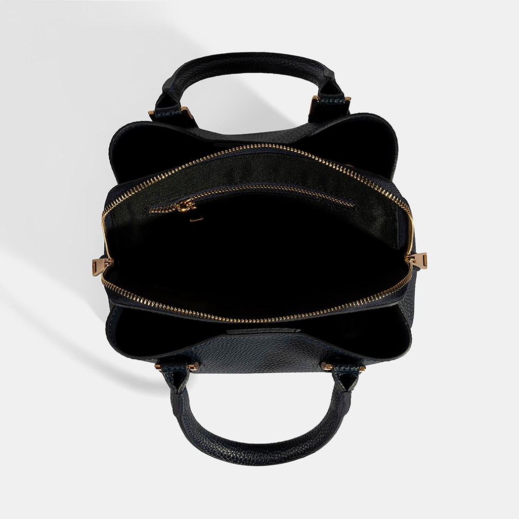 YNK-0005 AW25 KADIN OMUZ ÇANTASI