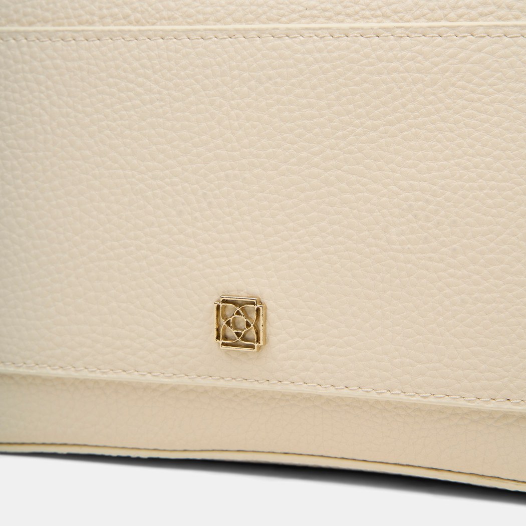 YNK-0014 SS26 KADIN POSTACI ÇANTA