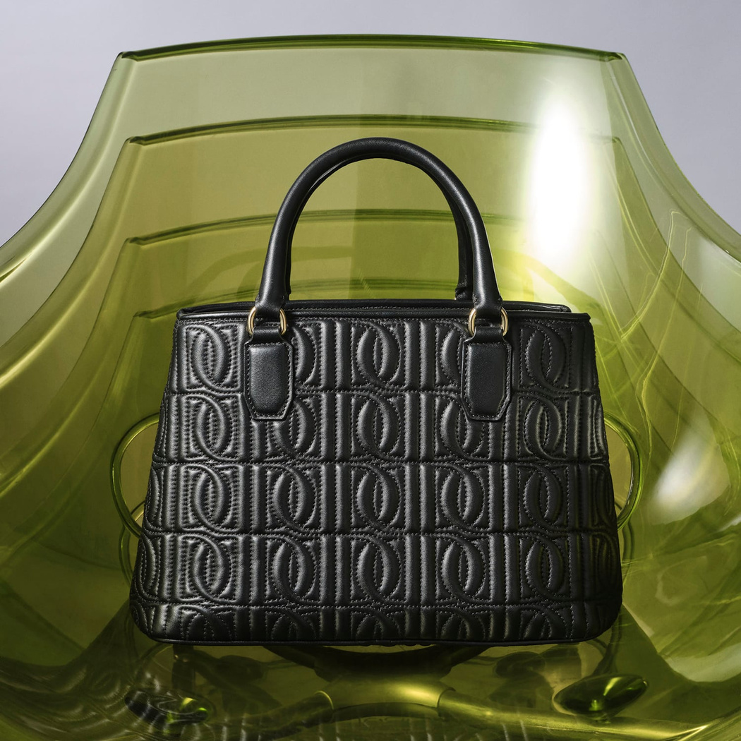 Absola Siyah Kadın Monogram Kapitone Deri Omuz Çantası