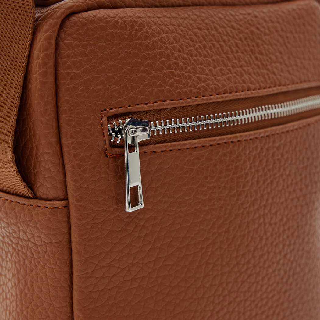 AYC-006 SS26 ERKEK POSTACI ÇANTASI