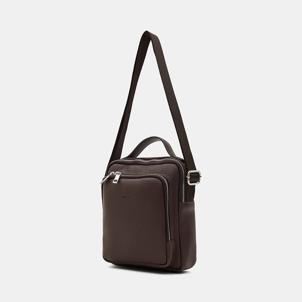 AYC-006 SS26 ERKEK POSTACI ÇANTASI