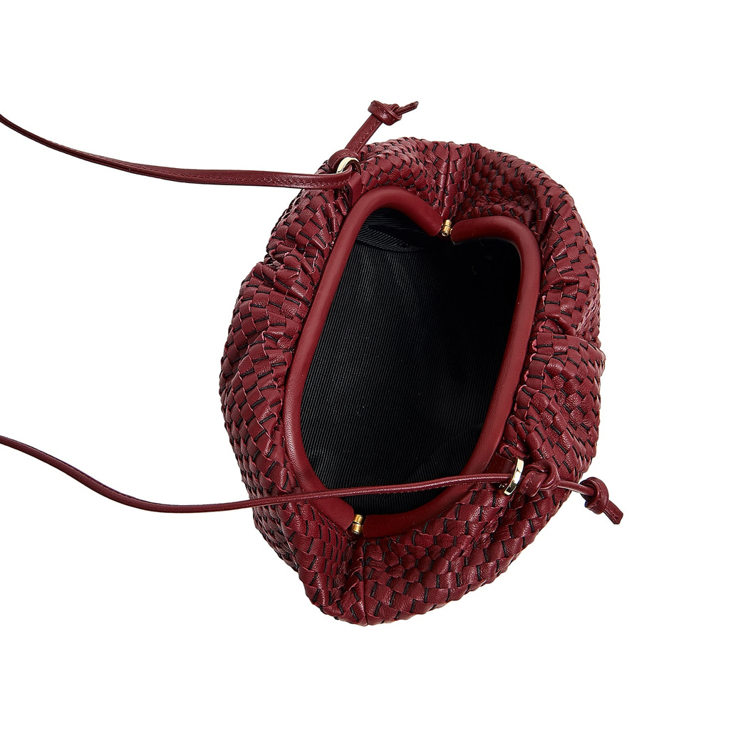 Azure Kadın Omuz Askılı Örgü Deri Clutch