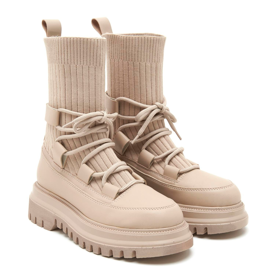 Benita Krem Kadın Çoraplı Postal Bot