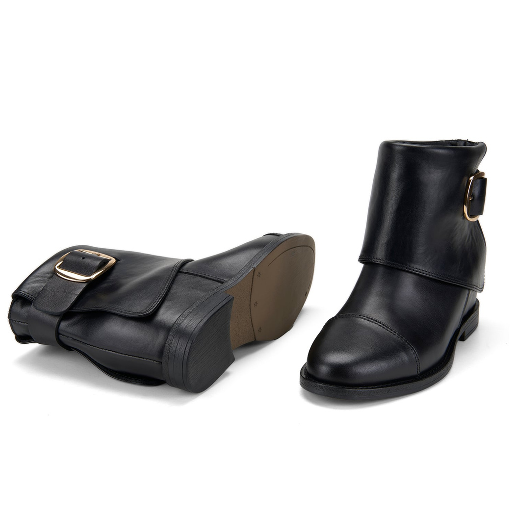 Deny Siyah Kadın Bot