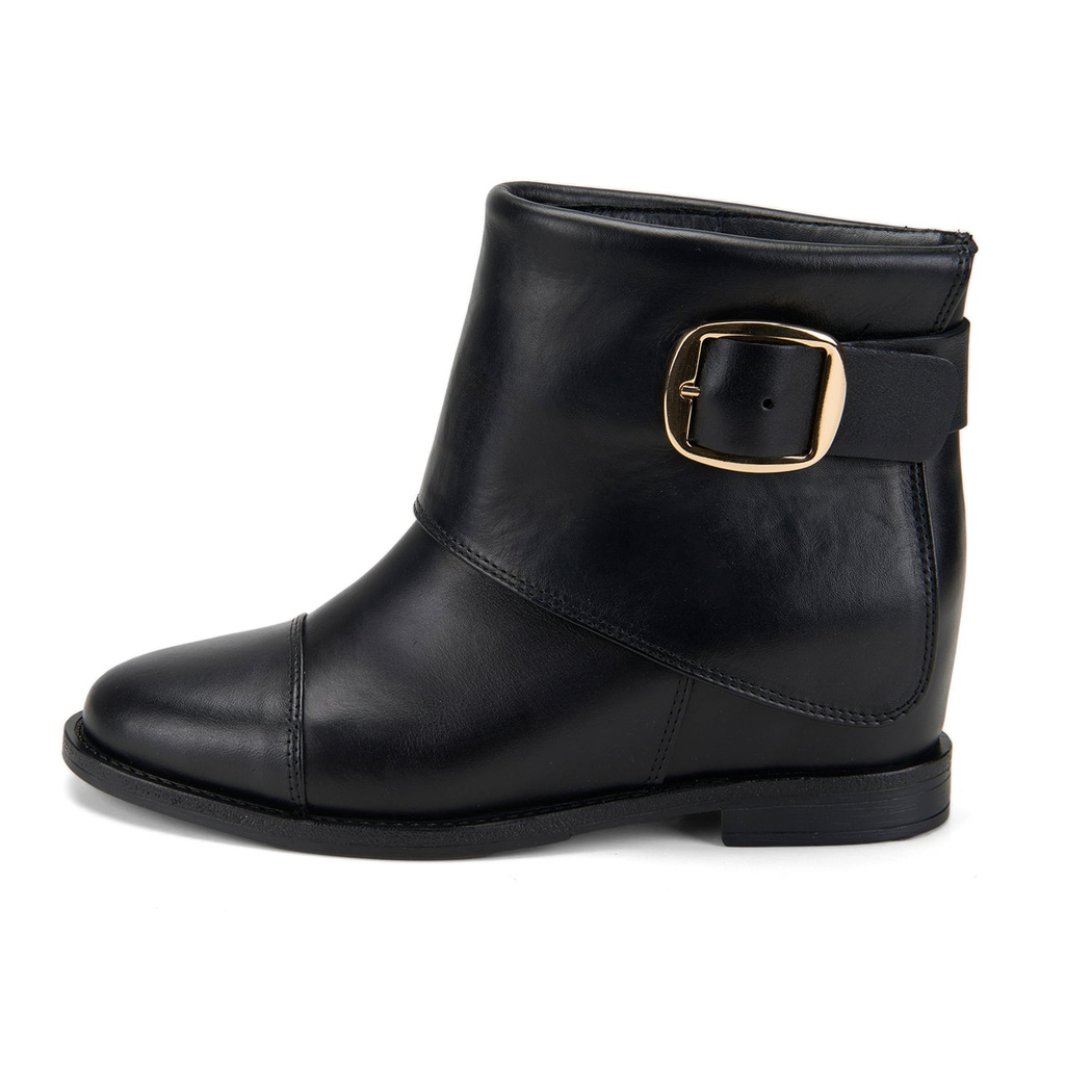 Deny Siyah Kadın Bot