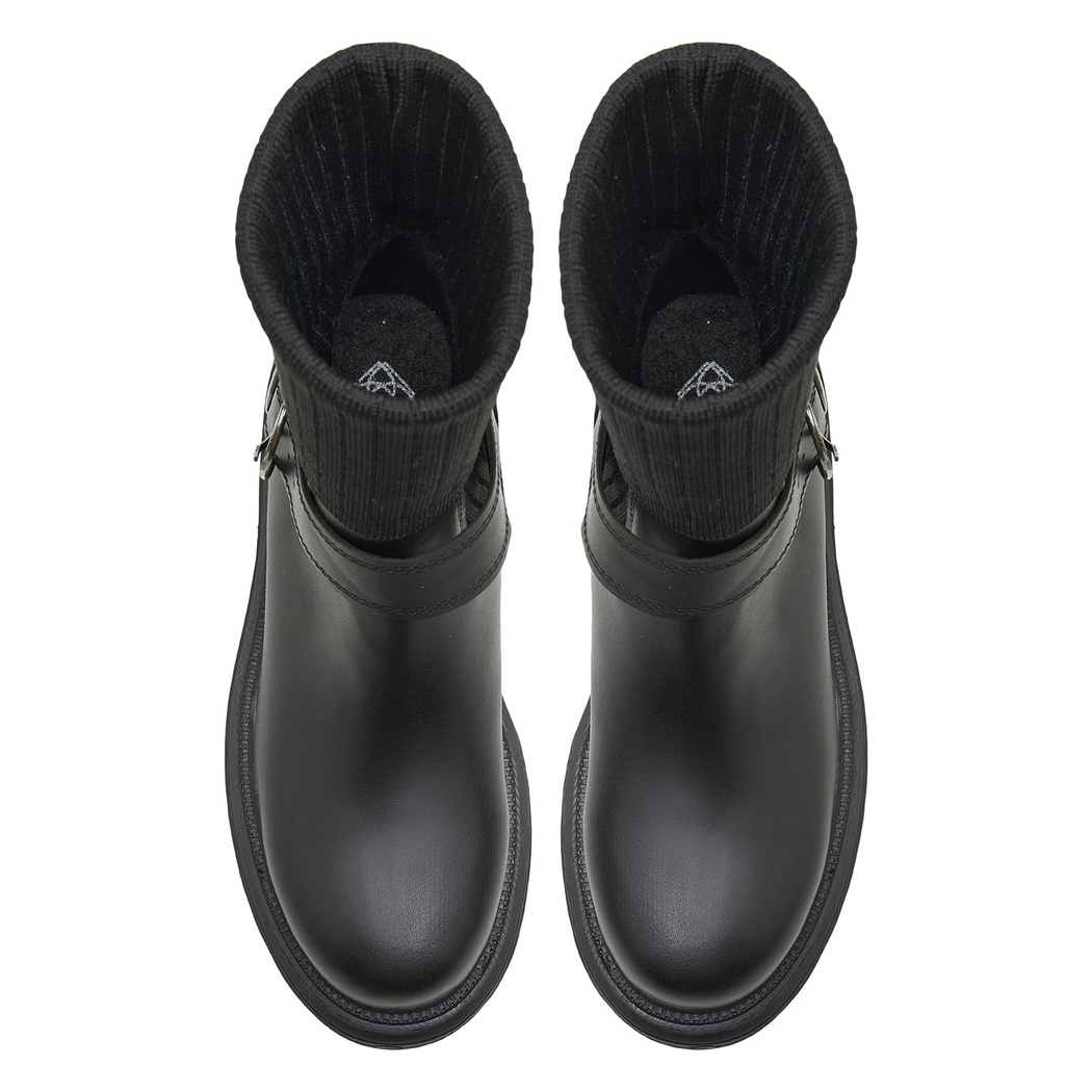 Este Siyah Kadın Bot