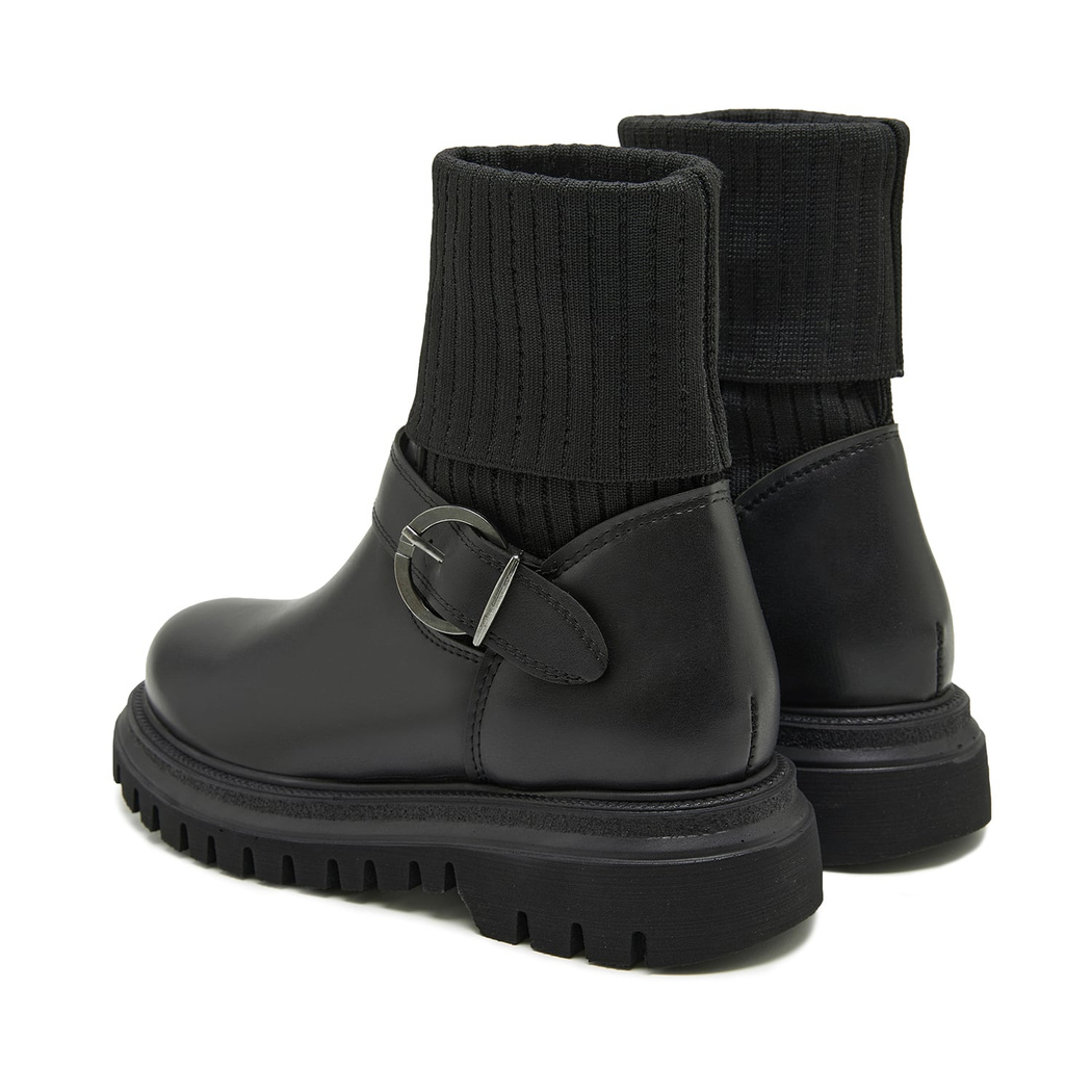 Este Siyah Kadın Bot