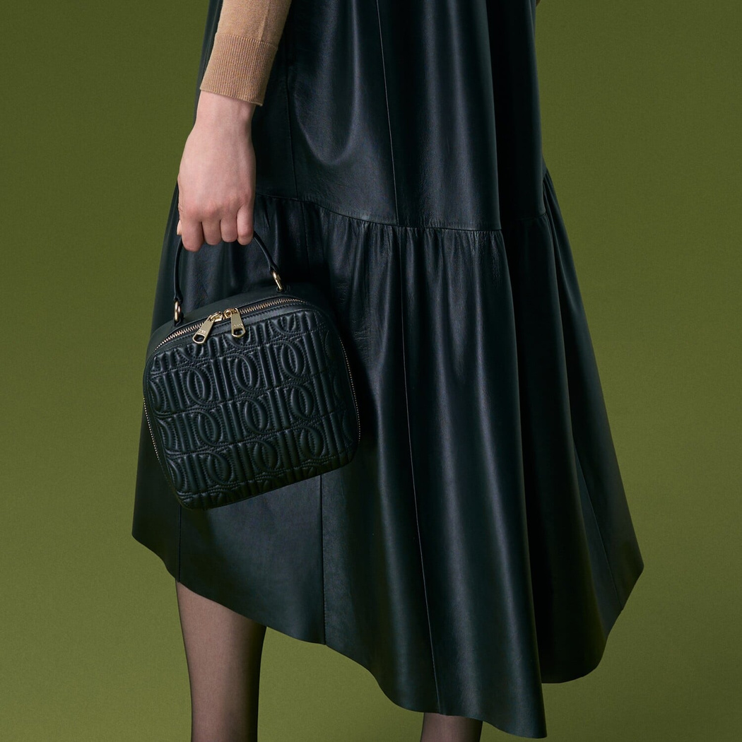 Florence Siyah Kadın Monogram Kapitone Deri Omuz Çantası