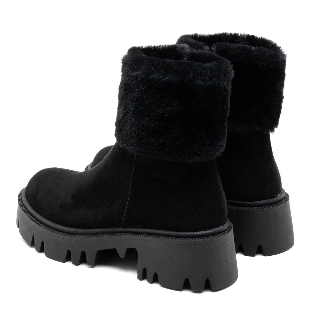 Holly Siyah Kadın Bot