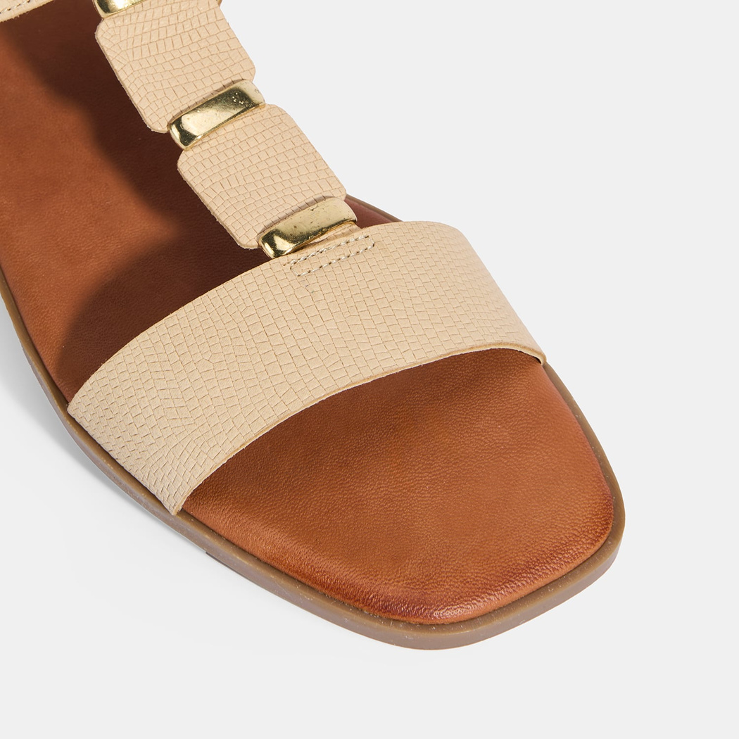 Kadın Bej Ayarlanabilir Tokalı Deri Sandalet