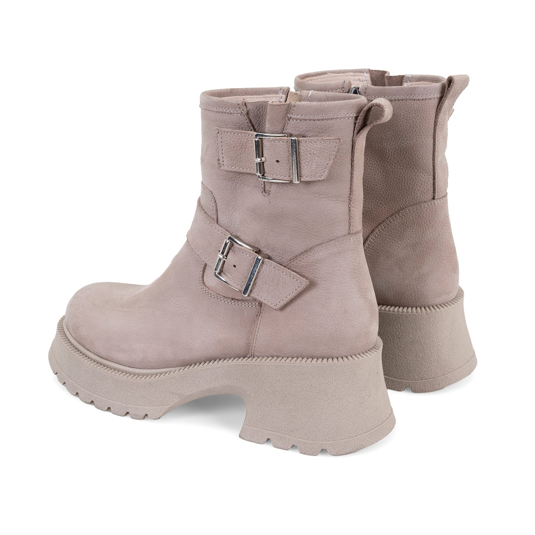 Kadın Bej Kemer Aksesuarlı Topuklu Deri Bot