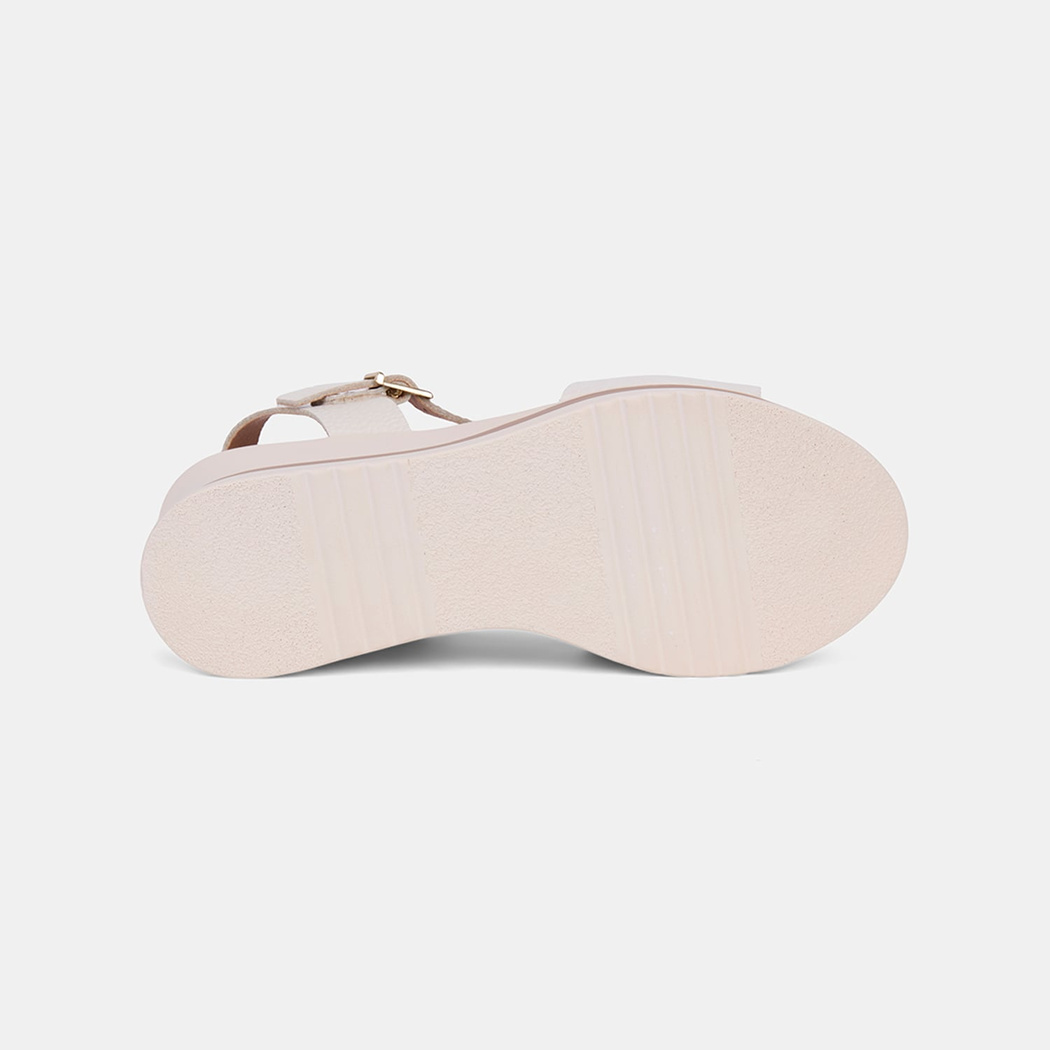 Kadın Bej Metal Halka Aksesuarlı Dolgu Topuklu Deri Sandalet