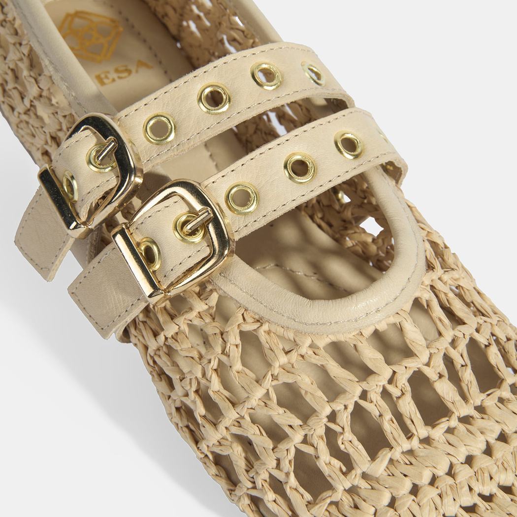 Kadın Bej Metal Toka Aksesuarlı Örgü Babet