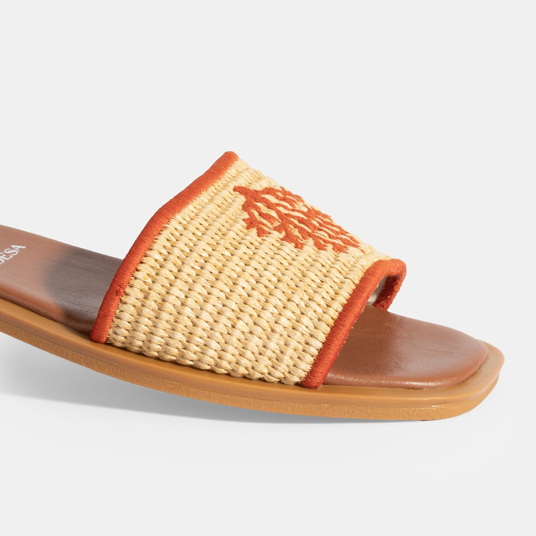 Kadın Bej Nakış Detaylı Hasır Terlik