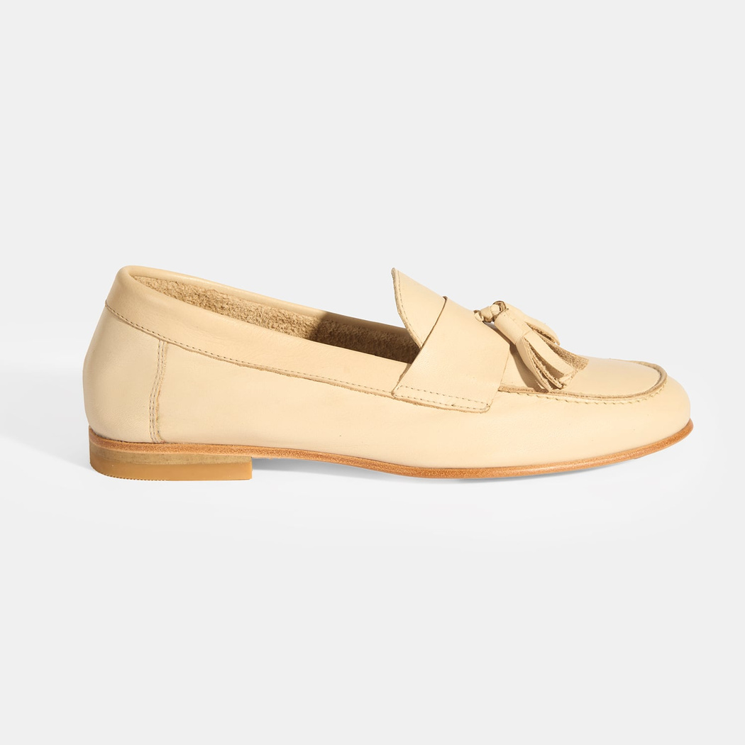 Kadın Bej Püskül Detaylı Deri Loafer