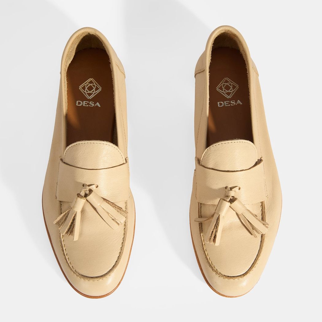 Kadın Bej Püskül Detaylı Deri Loafer