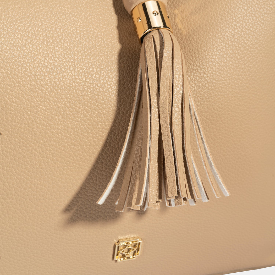 Kadın Bej Püskül Detaylı Omuz Çantası