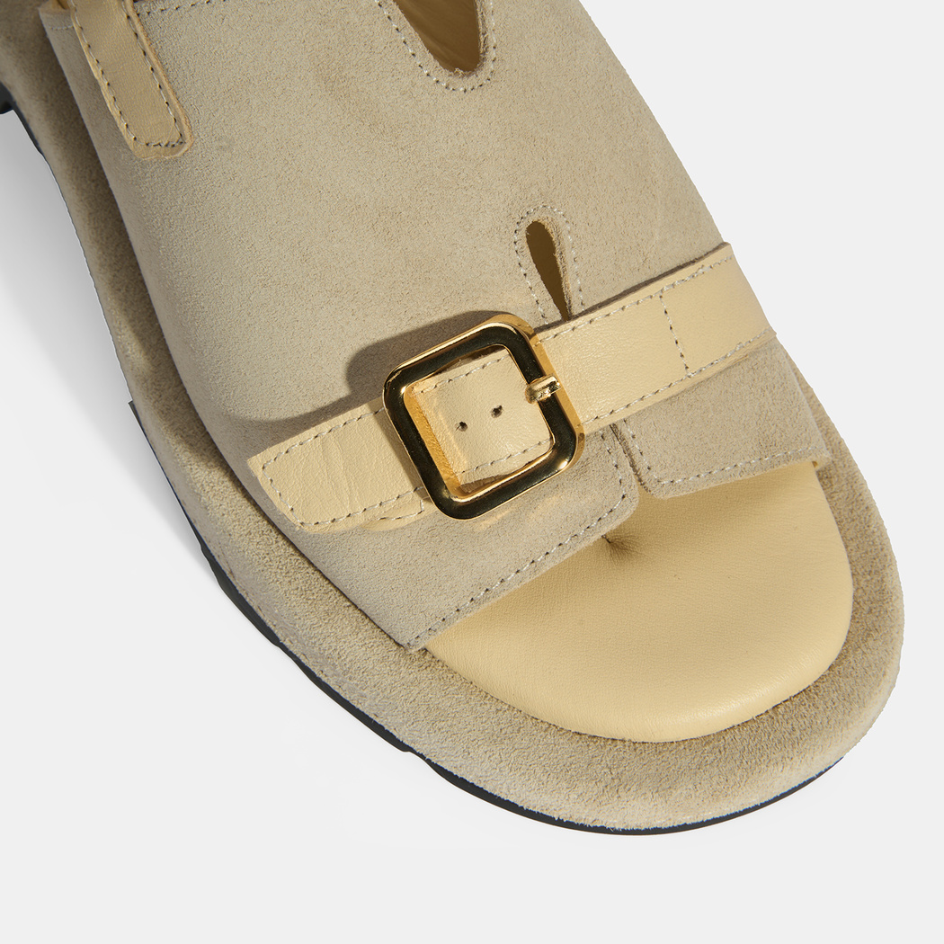 Kadın Bej Süet Tokalı Sandalet