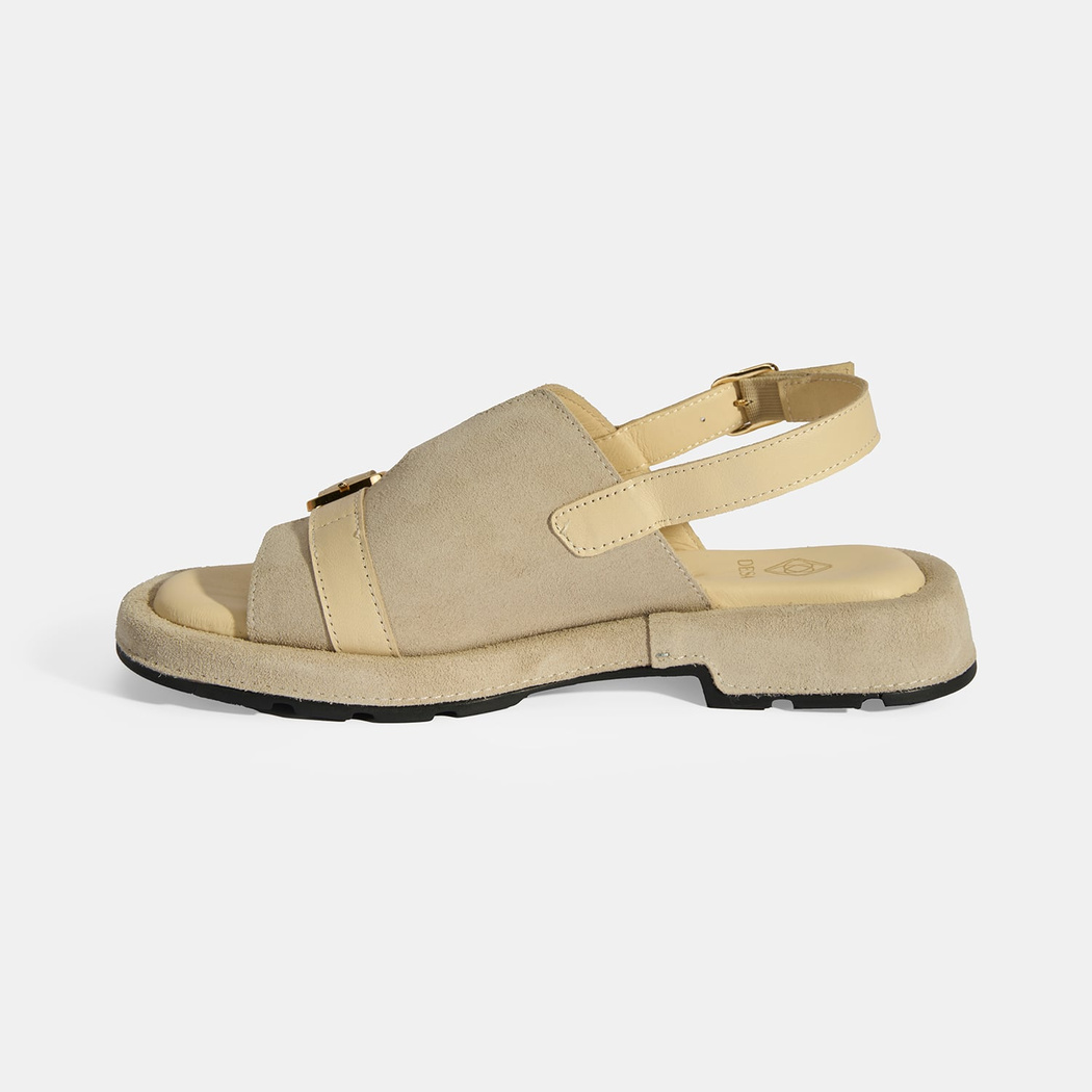 Kadın Bej Süet Tokalı Sandalet