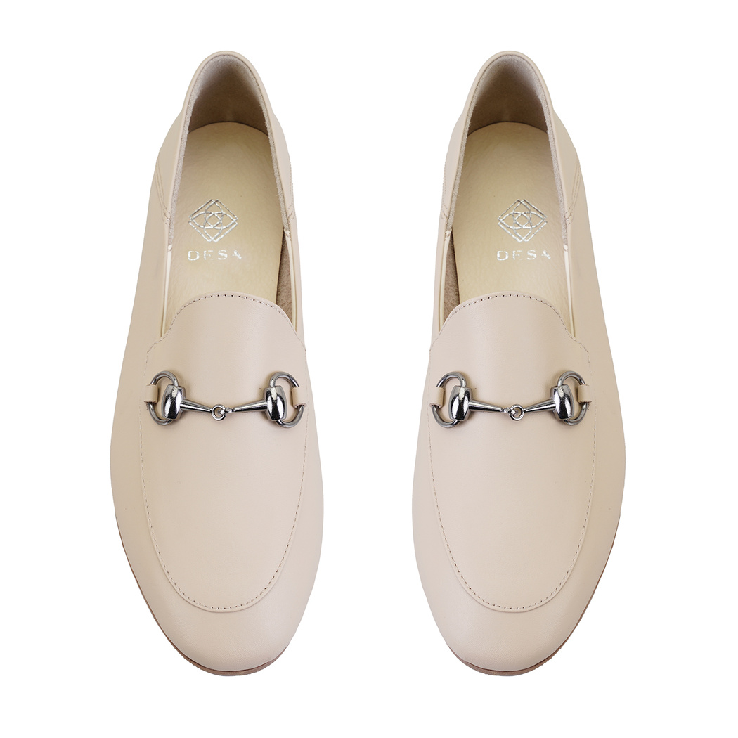 Kadın Bej Toka Aksesuarlı Deri Babet