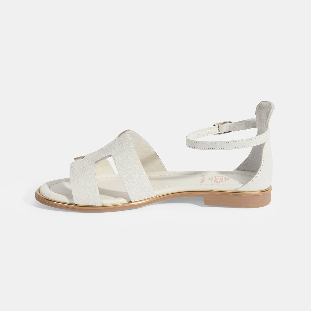 Kadın Beyaz Ayarlanabilir Tokalı Deri Sandalet