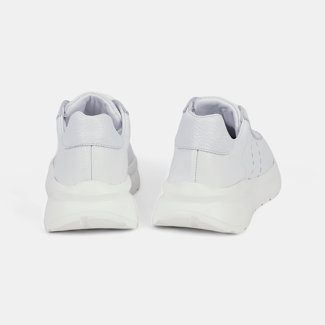 Kadın Beyaz Bağcıklı Kalın Tabanlı Deri Sneaker