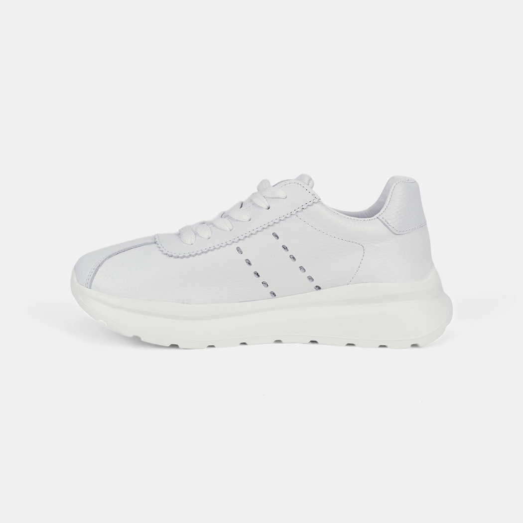 Kadın Beyaz Bağcıklı Kalın Tabanlı Deri Sneaker