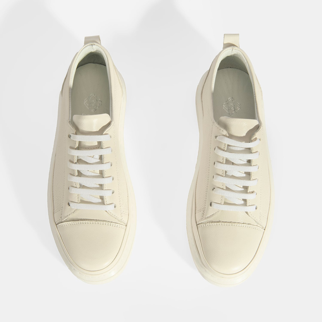 Kadın Beyaz Deri Bağcıklı Spor Ayakkabı