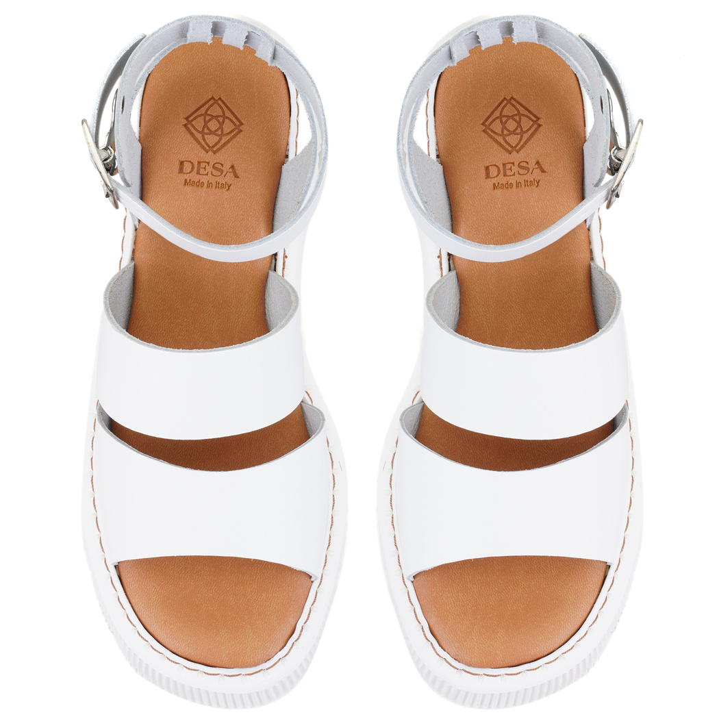 Kadın Beyaz Dolgu Tabanlı Deri Sandalet