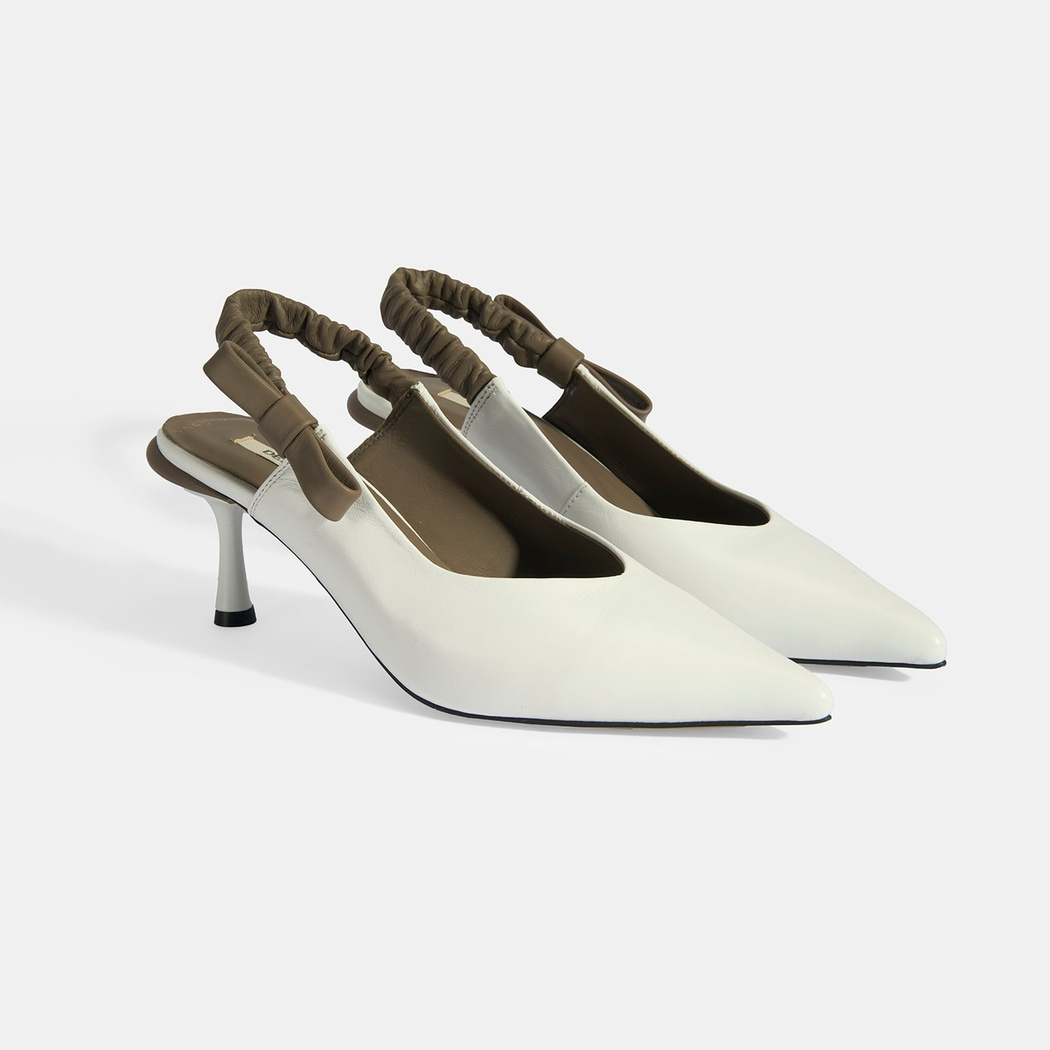 Kadın Beyaz Fiyonk Detaylı Lastik Bantlı Deri Topuklu Ayakkabı