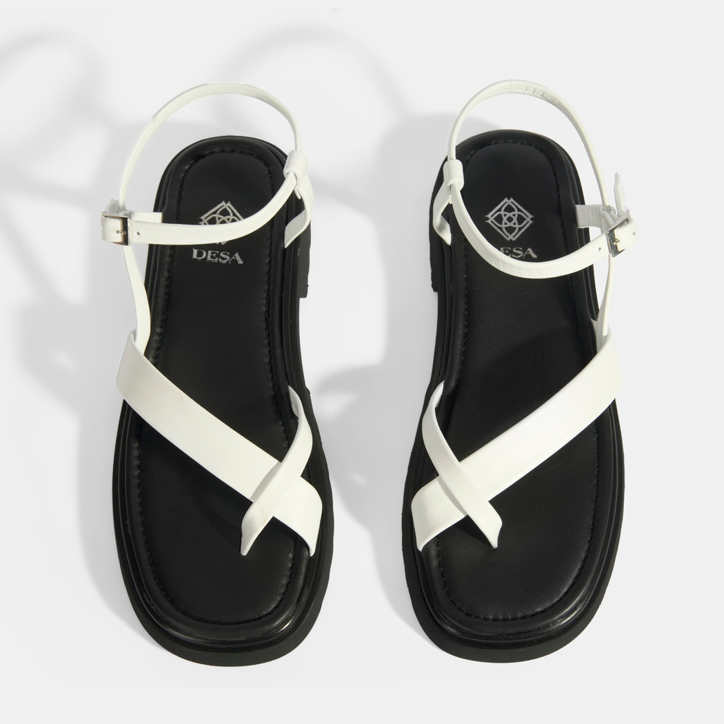 Kadın Beyaz Parmak Arası Deri Sandalet