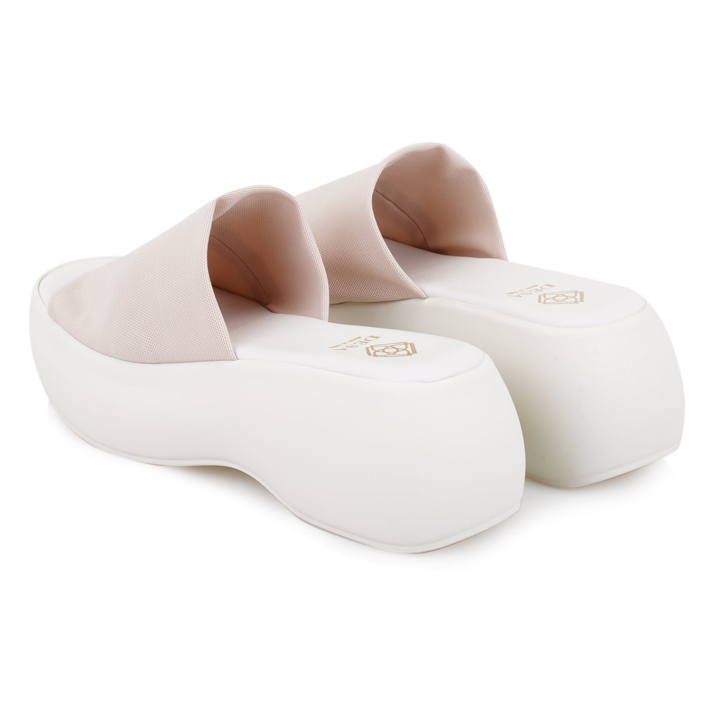 Kadın Beyaz Platform Tabanlı Terlik